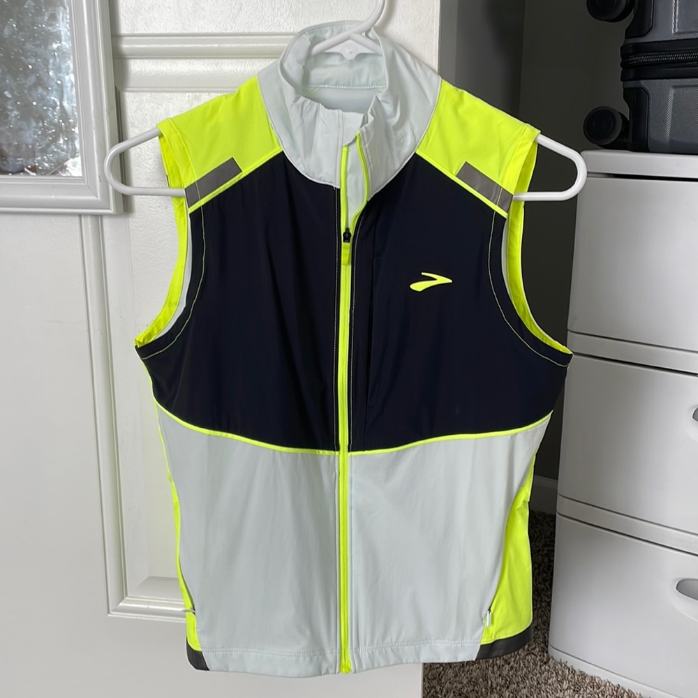 Brooks Carbonite Vest